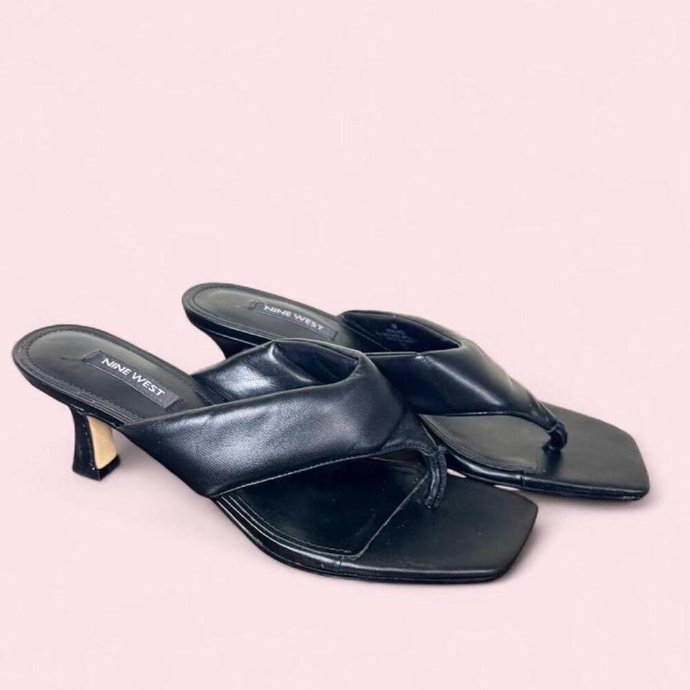 Black Nine West Size 7 thong heel sandals with a sleek square toe Kitten heel